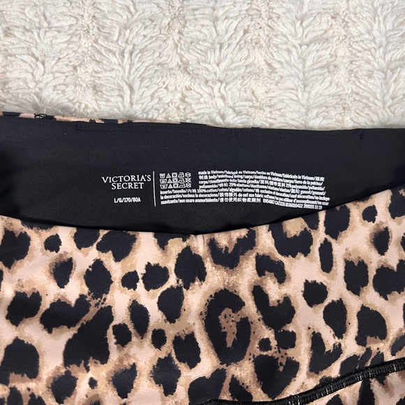 Victoria’s Secret Performance Yoga Pants & Sports Bra 2pc Outfit Set NWT - Picture 5 of 6